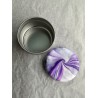 Dose mit Deckel in Weiss, Violett, Lavendel und Rosametallic