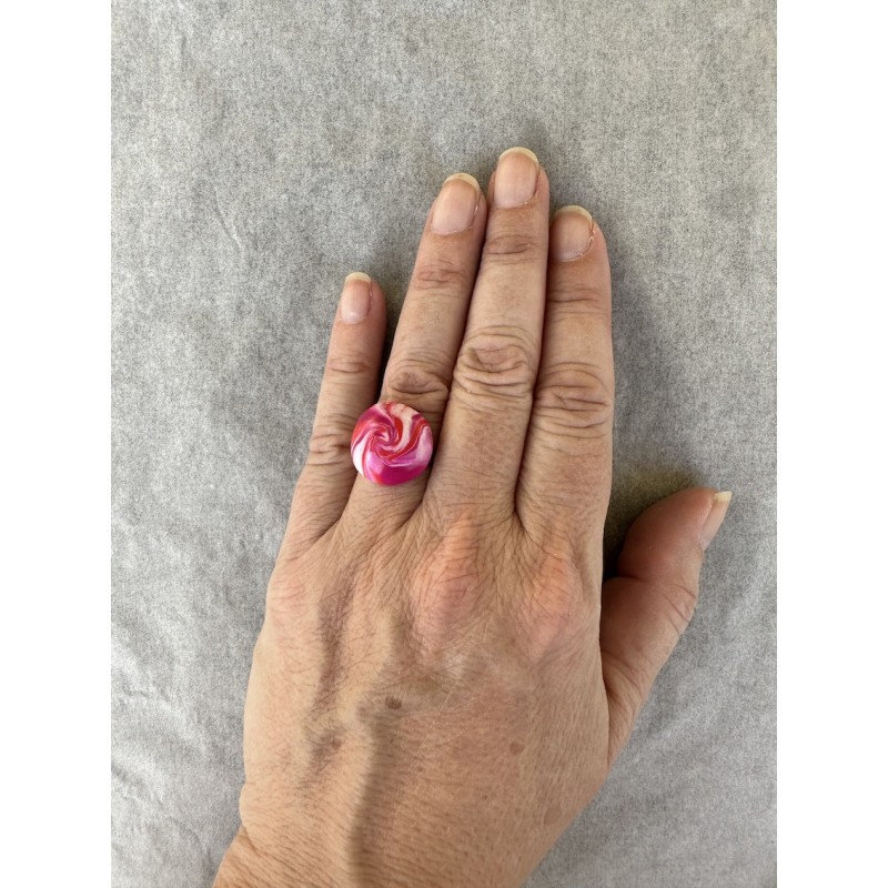 Runder Fingerring in Magenta, Rot und Weiss