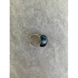 Runder Fingerring in Marine, Silbermetallic, Smaragd und Karmin