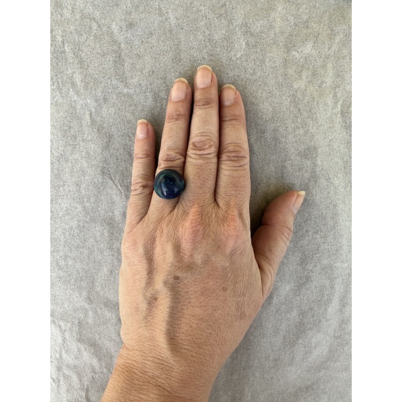 Runder Fingerring in Marine, Smaragd und Babyblaumetallic