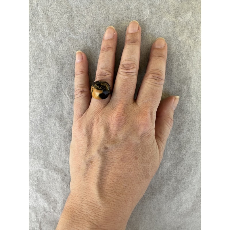 Runder Fingerring in Goldmetallic und Schwarz