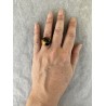 Runder Fingerring in Goldmetallic und Schwarz