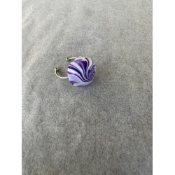 Runder Fingerring in Violett und Weiss